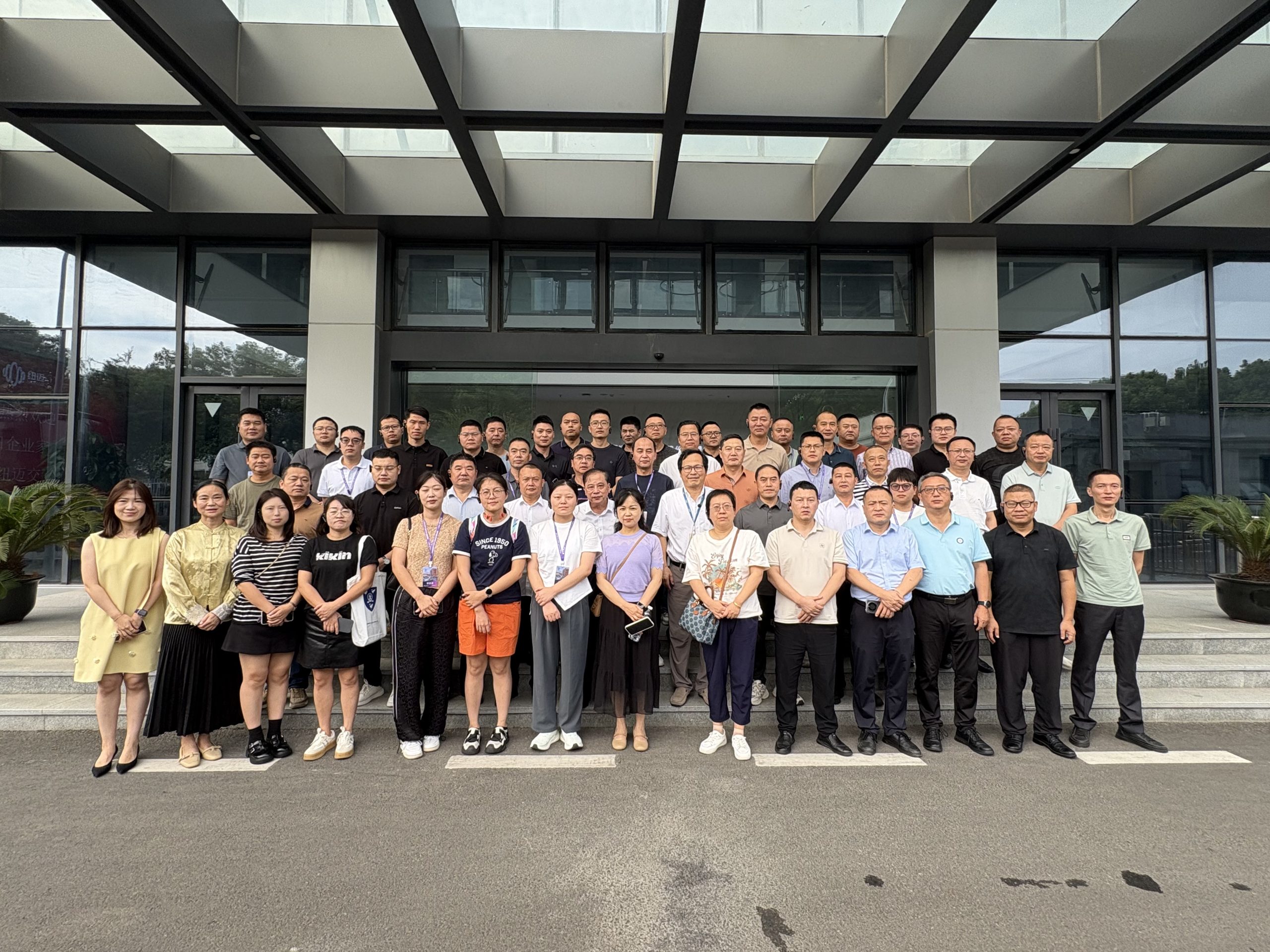 专精特新企业家代表团走进星空登录官网-星空登录入口(中国)